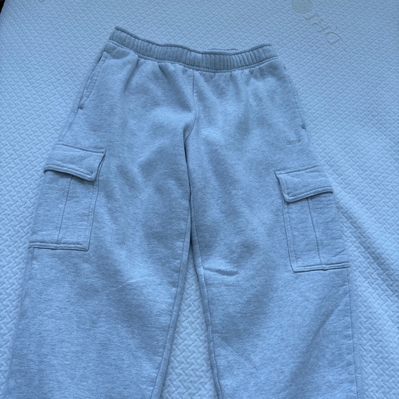 Aritzia Pants - Aritzia cargo pants